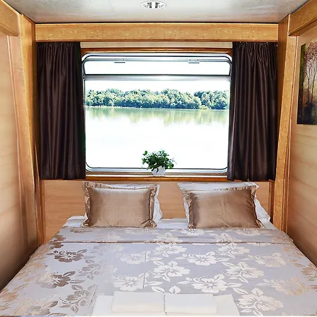 Compass River Botel Belgrade