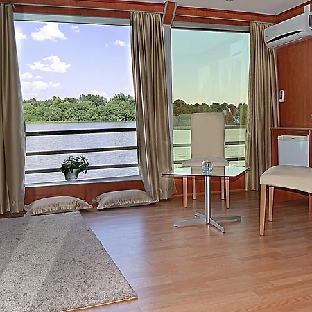 Compass River 3*