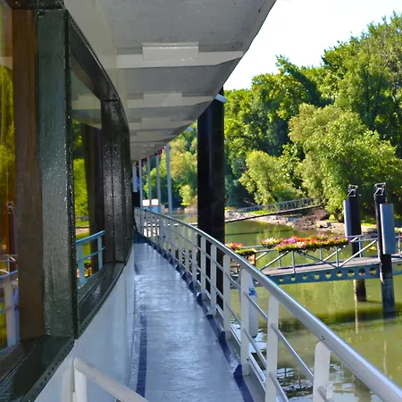 Botel Compass River Belgrade