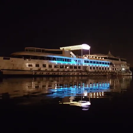 Compass River 3*