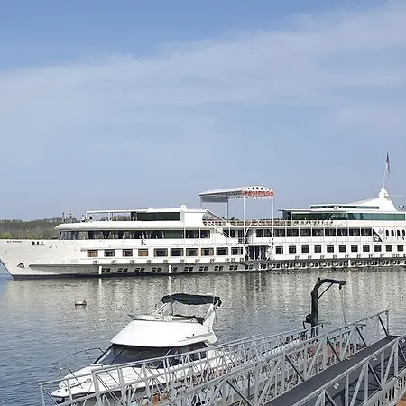 Botel Compass River Belgrade