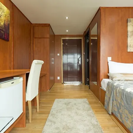 Hotel na wodzie Compass River Belgrad