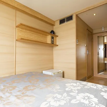 Botel Compass River 3*