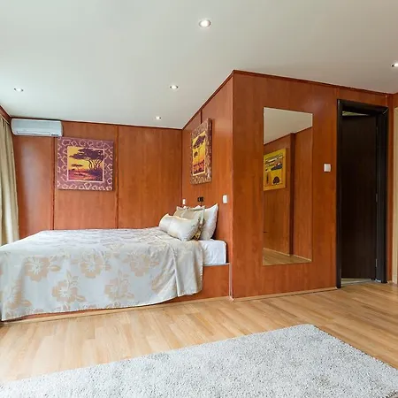 Botel Compass River 3*