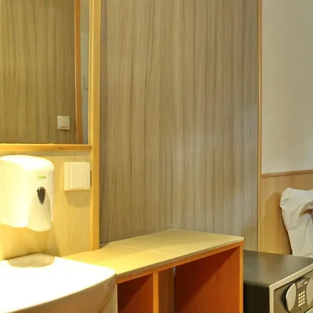 Compass River Hotel na wodzie 3*