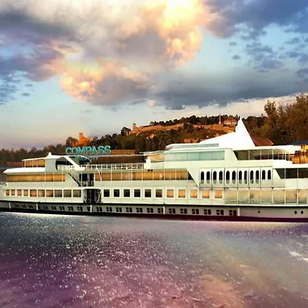 Compass River Botel