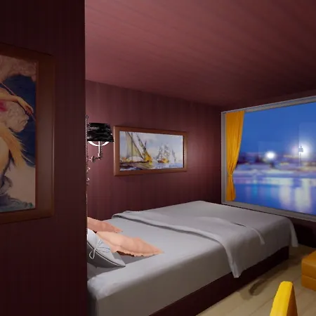 Compass River Botel 3*