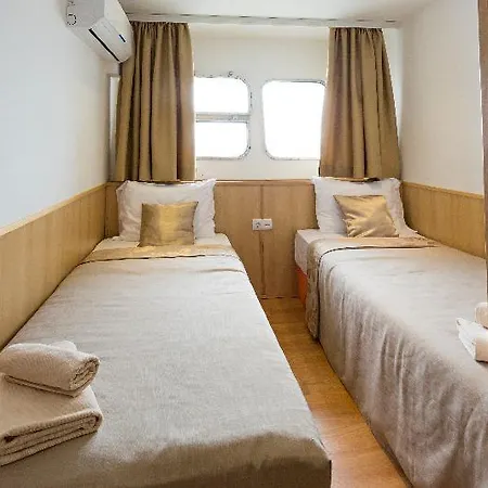 Botel Compass River